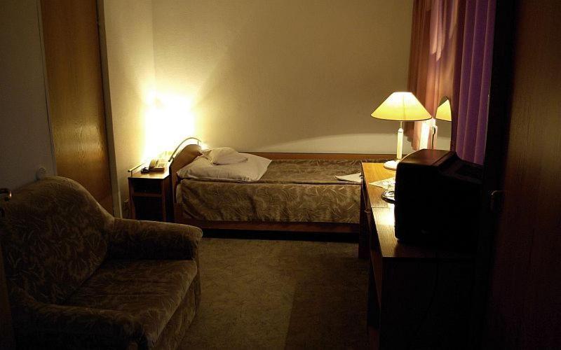 Hotel Helios 300M Od Krupowek Nowy Basen Od 12 Lipca Zakopane Bilik gambar